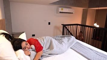 قصص سكس محارم منحرف ينيك شرج امه النائمه