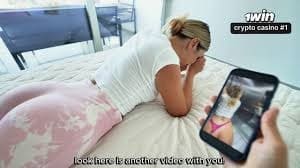 سكس امهات جديد مراهق فاجر يبتز امه بفيديو نيك لها