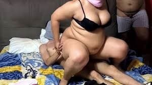 سكس ديوث عربي يتناك مع مرات ابوه الهايجه